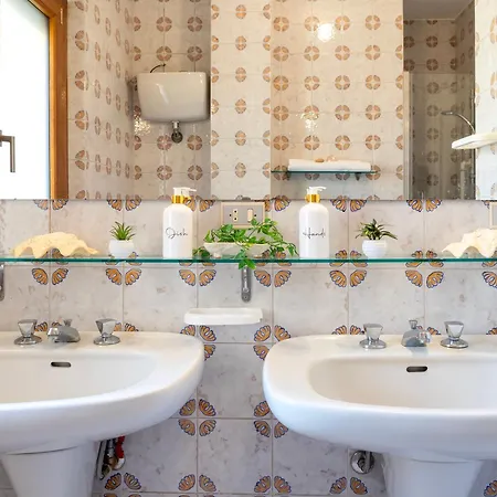Daire Sardinia Re - Garibaldi Penthouse - Free Parking *