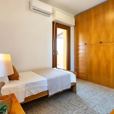 Daire Sardinia Re - Garibaldi Penthouse - Free Parking Alghero